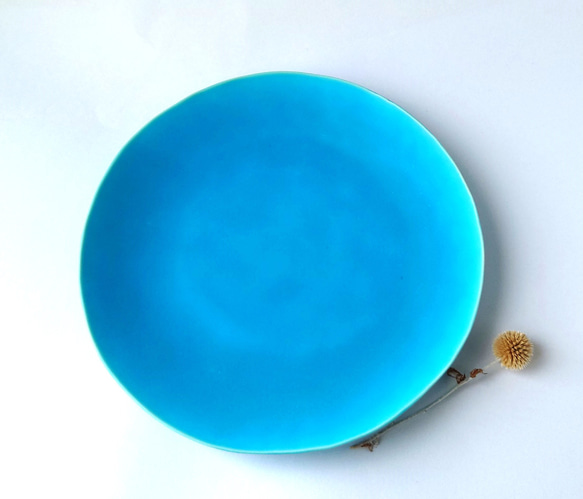 美しい青のお皿　8寸皿　陶器　 1枚目の画像