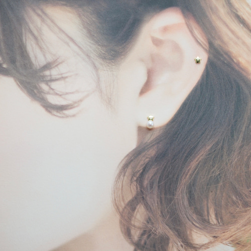 こは☆あお☆ゆい☆そう☆そうです。k18花モチーフあこや真珠ピアス 小さな星とあこや真珠のアシメピアス～ No.3698 K18YG あこや真珠