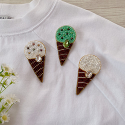 ビーズ刺繍ブローチ【アイスクリーム/チョコチップバニラ】 6枚目の画像