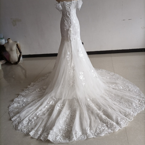 高品質！ マーメイドライン ウェディングドレス オフショルダー3D立体  