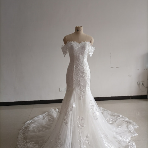 高品質！ マーメイドライン ウェディングドレス オフショルダー3D立体  