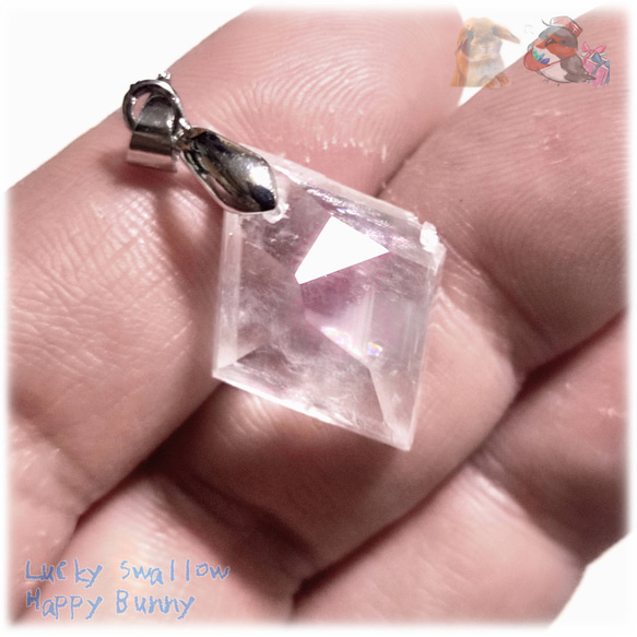 虹入り オプティカルカルサイト　アイスランド産　ファセットカット　calcite　ペンダント　ネックレス　5728 1枚目の画像