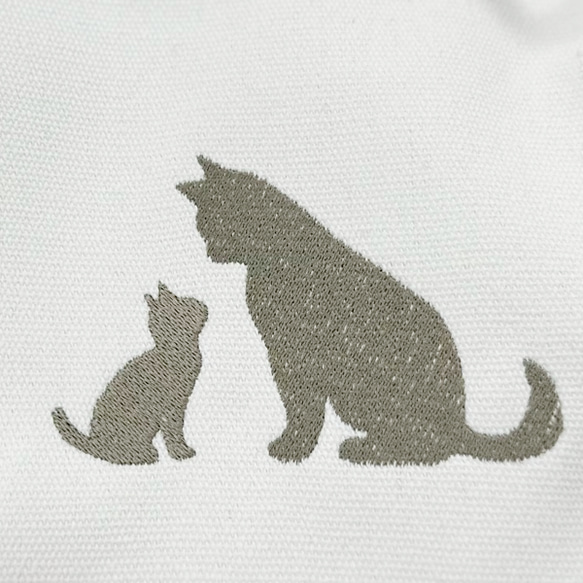 【送料無料】【現品限り】親子猫のワンポイント刺繍 キャンバス内ポケット付きショルダーバッグ 4枚目の画像