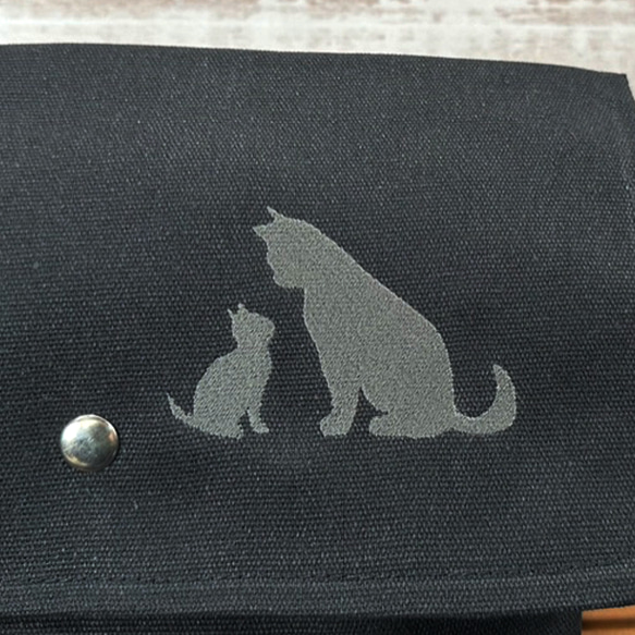 【送料無料】【現品限り】親子猫のワンポイント刺繍 キャンバス内ポケット付きショルダーバッグ 8枚目の画像