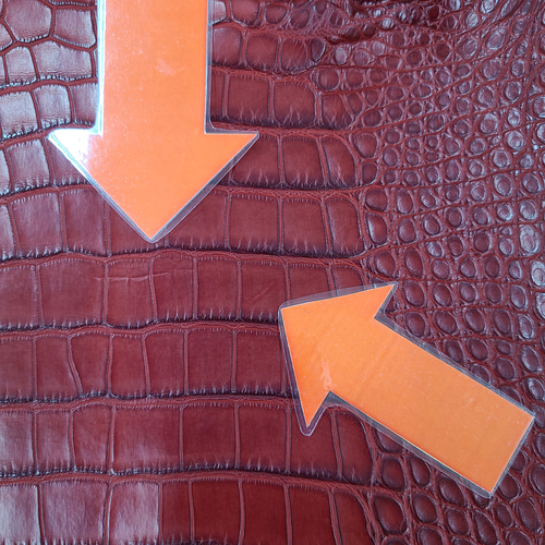 ワニ革 クレイフィニッシュ カーマインレッド No.C005568 その他素材