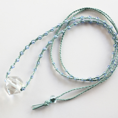 ガネーシュヒマール産正20面体ヒマラヤ水晶のビーズデザインマクラメ