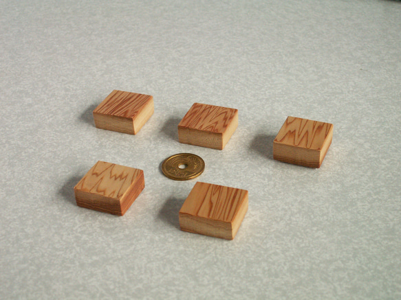 ●屋久杉　木製　キューブ　マグネット　５個セット　磁石　K133 1枚目の画像