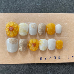 ひまわりネイル ニュアンス 夏ネイル ぷっくりフラワーネイル