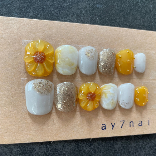 ひまわりネイル ニュアンス 夏ネイル ぷっくりフラワーネイル ひまわりネイル ニュアンス 夏ネイル ぷっくりフラワーネイル
