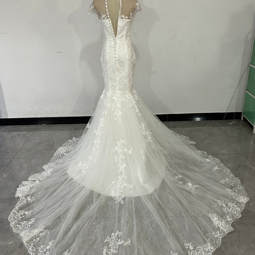 華やかなトレーン ウエディングドレス パーティードレス マーメイド  