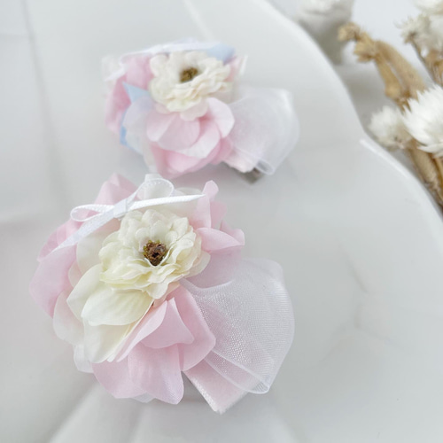 ピンク オーガンジーリボンとポンポンローズのヘアクリップ 小サイズ