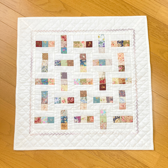 レター（文字）Hのパッチワークタペストリー パッチワークキルト