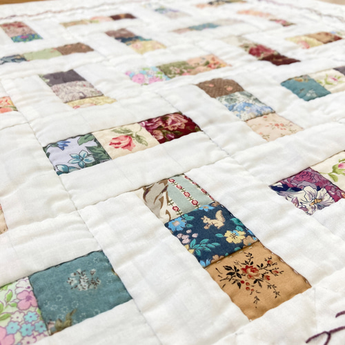 レター（文字）Hのパッチワークタペストリー パッチワークキルト