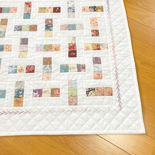 レター（文字）Hのパッチワークタペストリー パッチワークキルト