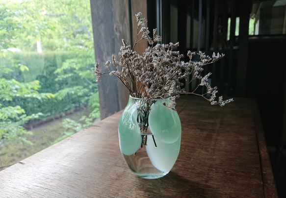 〇がついた花瓶 1枚目の画像
