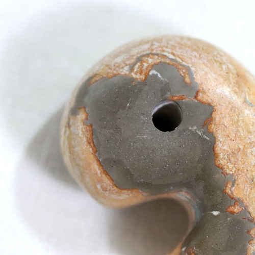 津軽錦石の勾玉 25mm ［m017］ 天然石 FromRawStone 通販 16247191