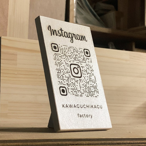 白いQRコードスタンド お店のロゴも入れられます その他雑貨 Asukayama