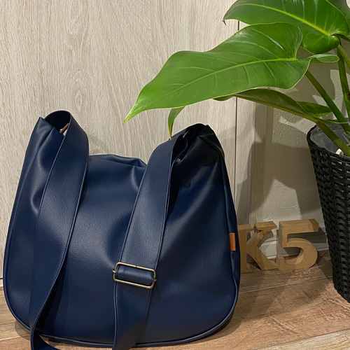 ジルサンダー  ネイビー　レザー　２wayショルダーバック ジルサンダー Jil Sander J07WG0001 P5354 ショルダーバッグ