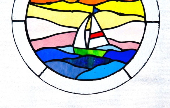 ステンドグラス サンキャッチャー＊夕日と海とヨット＊ 3枚目の画像
