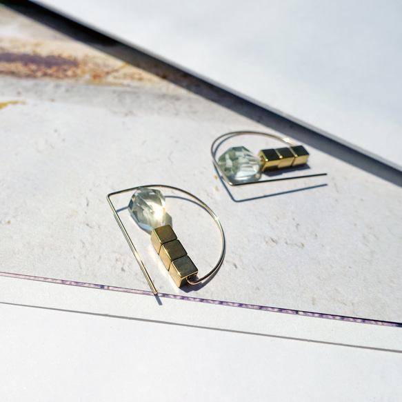 K14gf 『 D 』シェイプピアス グリーンアメシスト 1枚目の画像