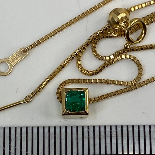 k18YG AU750 18金 天然エメラルド 0.30ct ネックレス ネックレス  