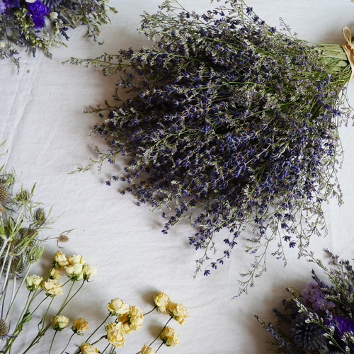 ドライフラワースワッグ  幸運イエロー　北海道ラベンダー　香りのスワッグ ドライフラワースワッグ 幸運イエロー 北海道ラベンダー 北海道産