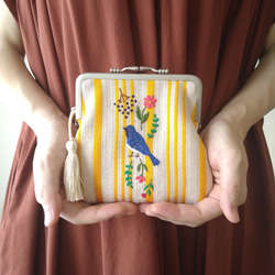 ボタニカルの刺繍枠キット(ノラニンジンとモンシロチョウ) *12cm枠