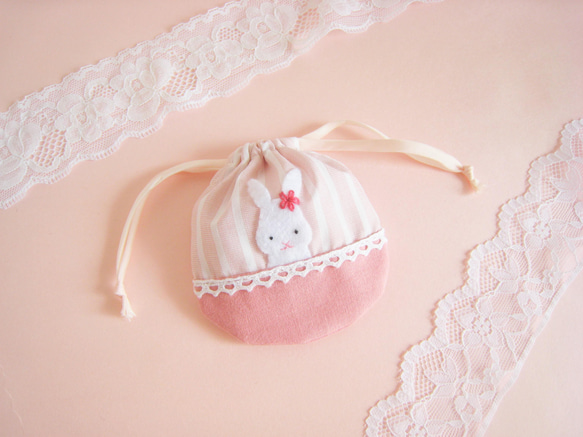 可愛い白うさぎのミニ巾着（ピンク） 1枚目の画像