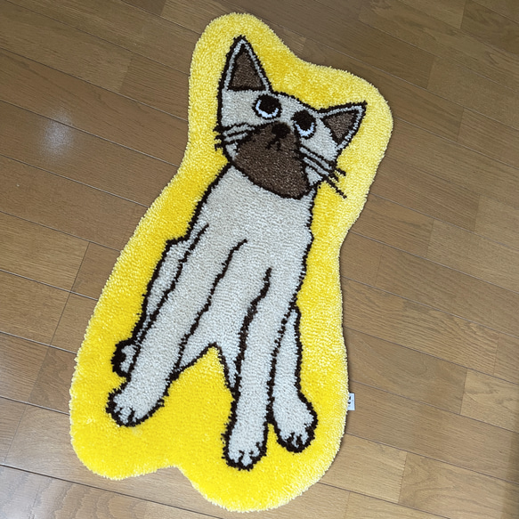 ★喵地毯（大）★ 毛茸茸的小貓形狀的地毯，讓你對某件事感到好奇。你可以騎在它身上，也可以裝飾它♪♪ 第2張的照片