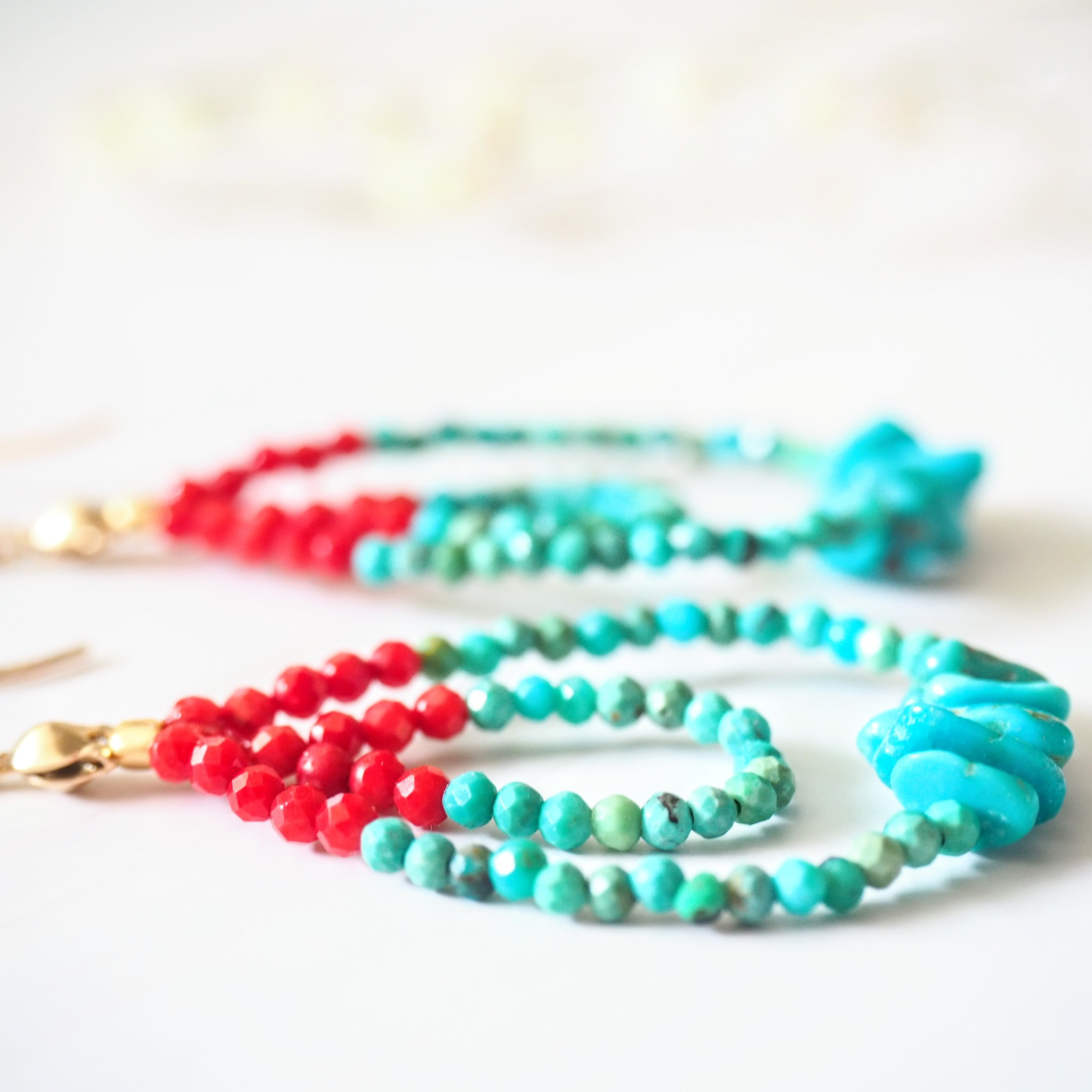 《ターコイズ×赤珊瑚のフープピアス》