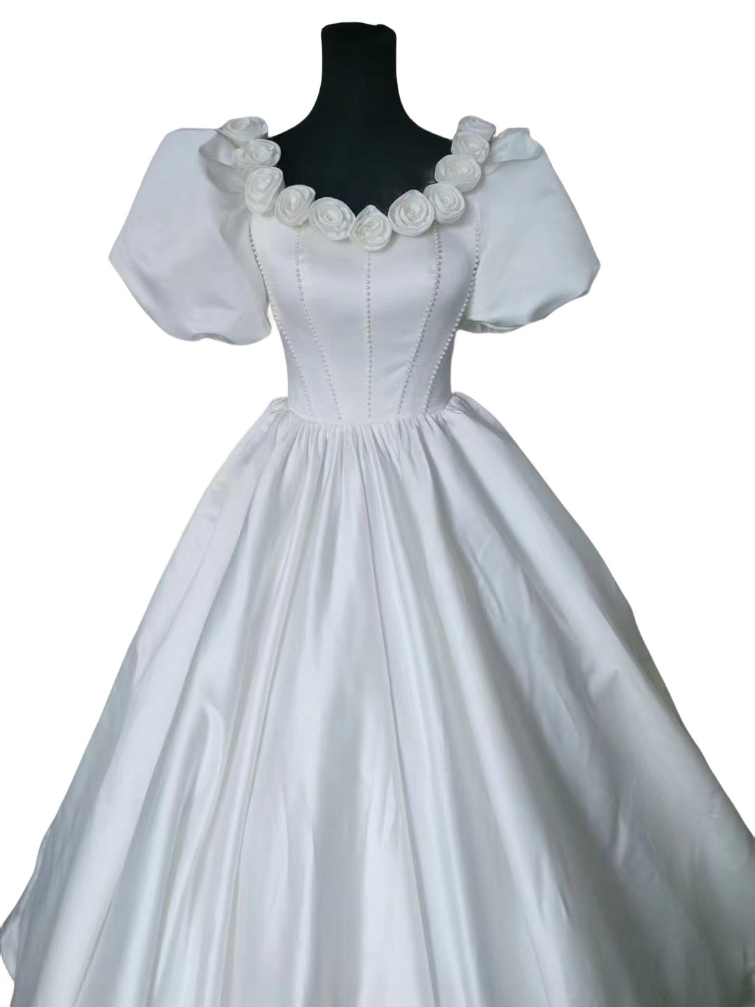 上品！  ウェディングドレス  姫袖  ビスチェドレス  ロング丈　バラ　パール