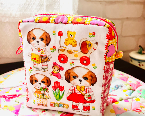 ゆきちゃん様☆コヤンイサムチョン☆ぺたんこポーチ　いちご柄ピンク　黒ネコちゃん ゆきちゃん様☆コヤンイサムチョン☆ぺたんこポーチ いちご柄ピンク 黒