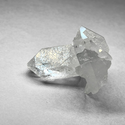 crystal cluster/水晶クラスターFブリッジ・ドルフィン・コンパニオン・インターフェレンス(レインボーあり) 5枚目の画像