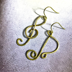 ト音記号と八分音符のピアス 4枚目の画像