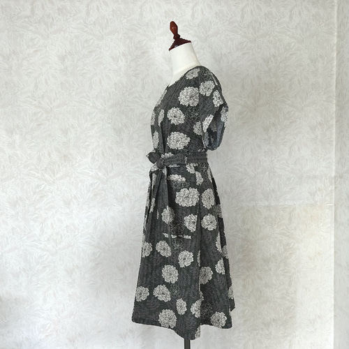 A380/美品 AMERI VINTAGE バッククロスワンピース 花柄 カーキ 和柄・花柄のワンピース✴︎カーキ ワンピース 來未＊kurumi