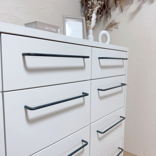 アンティーク調な三段引き出しチェスト 脚は希少なアイアン製　 シェルハンドル アンティーク調な三段引き出しチェスト 脚は希少なアイアン製 シェル