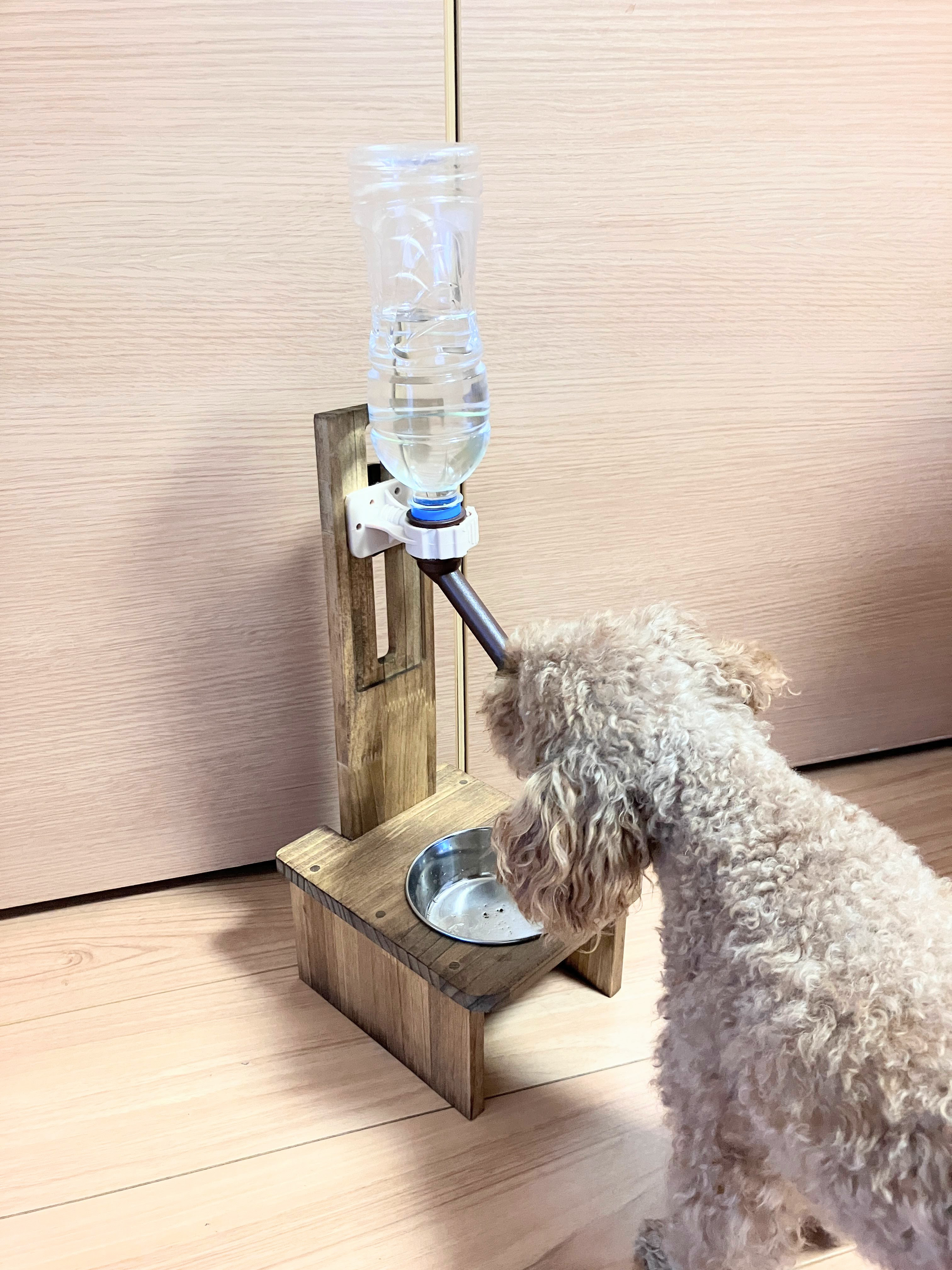 （シングル）ペット　食卓台／水飲みスタンド（ボウル・給水ノズル付き）（2色選択）