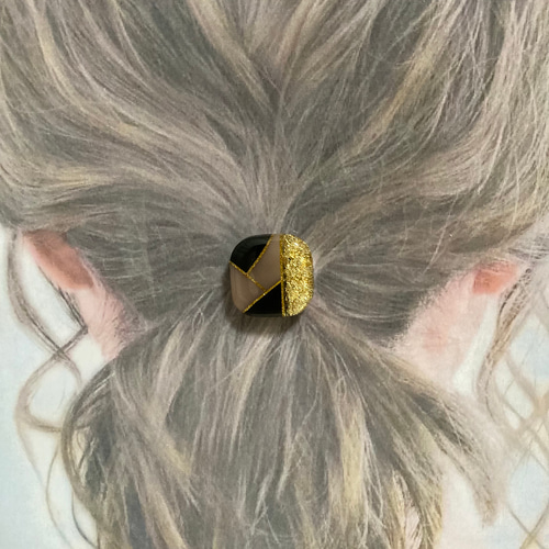 レジンヘアゴム　スクエア　大人カラー　イエロー　　マトリカリア　くすみ くすみカラー ハンドメイド レジン パステルカラー ヘアアクセサリー