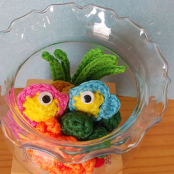 ☆かぐや☆金魚鉢の中の熱帯魚カップル＆サンゴ（2）＊あみぐるみ＊ハンドメイド＊ 1枚目の画像
