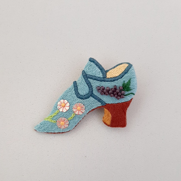 [picture book] 刺繍ブローチ (high-heel) 2枚目の画像