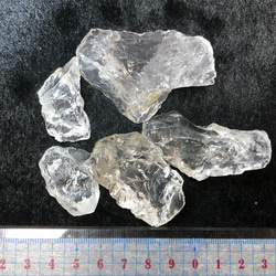 アーカンソー州産ラフロック水晶ライトスモーキー 100g ② 6枚目の画像