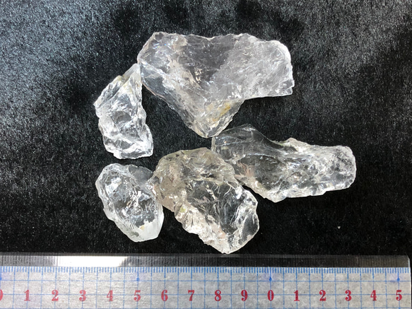 アーカンソー州産ラフロック水晶ライトスモーキー 100g ② 6枚目の画像