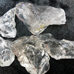 アーカンソー州産ラフロック水晶ライトスモーキー 100g ② 2枚目の画像