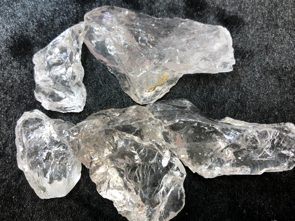 アーカンソー州産ラフロック水晶ライトスモーキー 100g ② 2枚目の画像