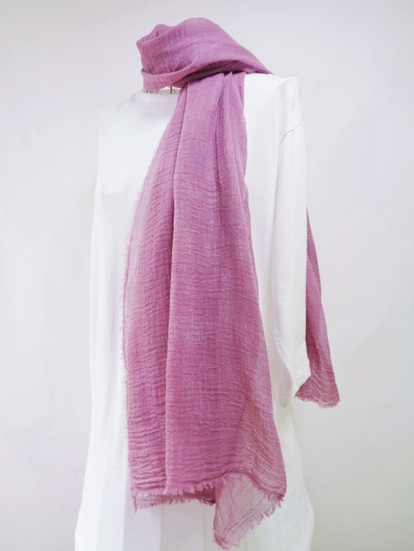 植物染色，有機，棉紗布，赤塔棉，長披肩（紫根染色） 第6張的照片