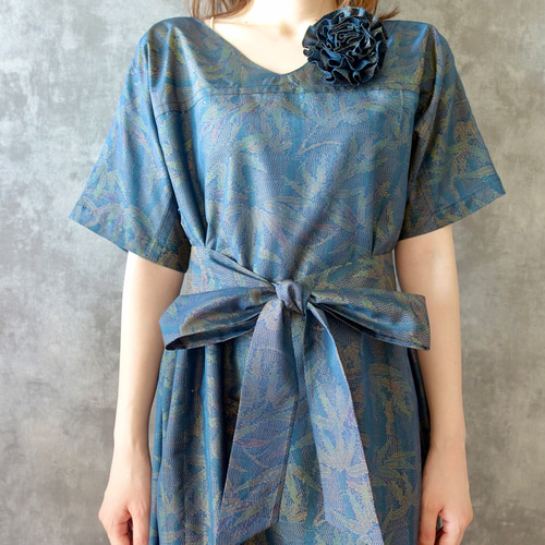 着物リメイク ドレス JAPAN VINTAGE KIMONO REMAKE 着物リメイク ドレス KIMONO REMAKE すわる JAPAN VINTAGE 青