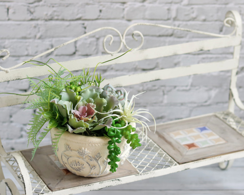 瑞々しい色あわせの多肉植物寄せ植え風～お水不要のフェイクグリーン