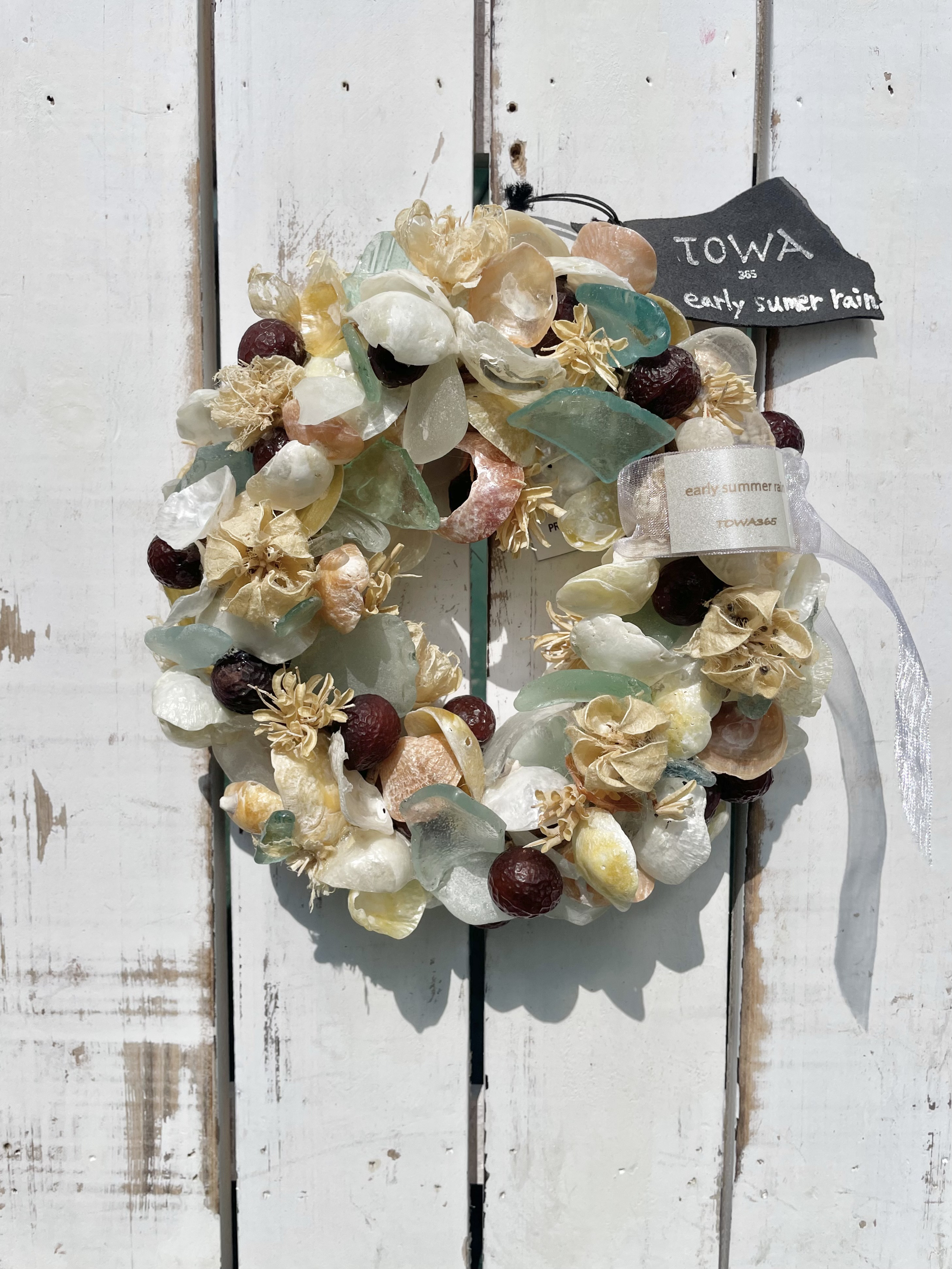 すべて無着色・天然の色彩 貝殻の手編みリース TOWA365 「early summer rain 」