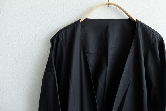 きるもの｜四 JKT｜コットンローン ブラック ［unisex freesize］ JKT｜コットンローン ボタンも裏地もなく