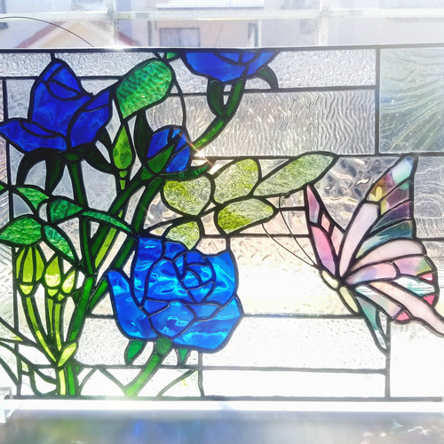 ステンドグラス 青い薔薇と蝶のパネル その他アート ようこ 通販
